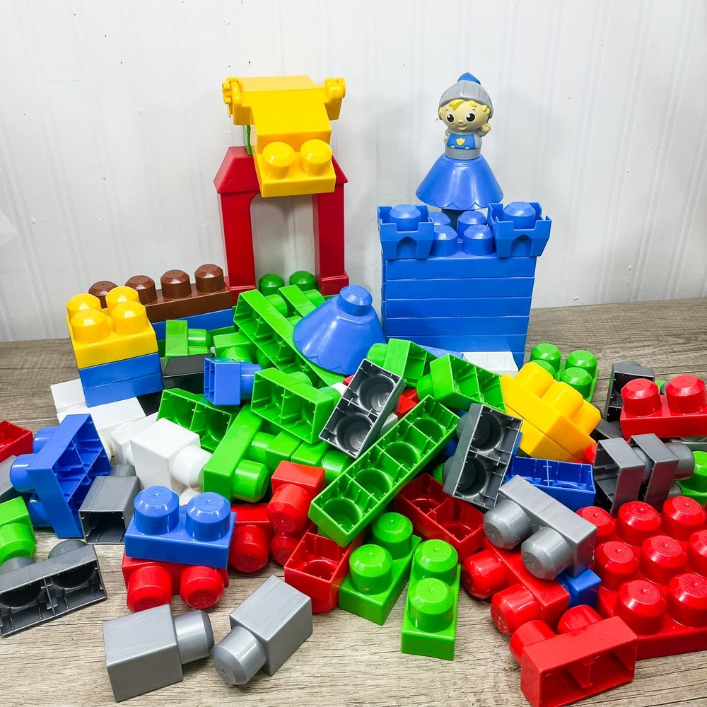 Mega Bloks First Builders Castle Knight Building Blocks Lot Turrets Figure